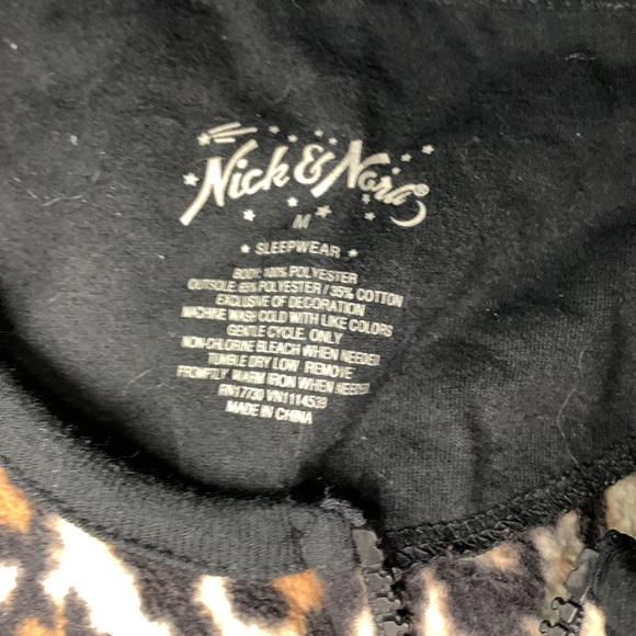 Medium leopard print onsie pajama - Picture 6 of 8